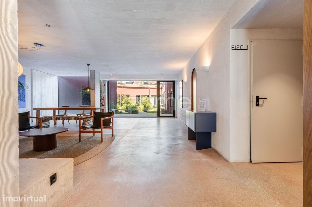T3 triplex semi-novo com garagem e arrumos - Cond. Terracotta, Porto