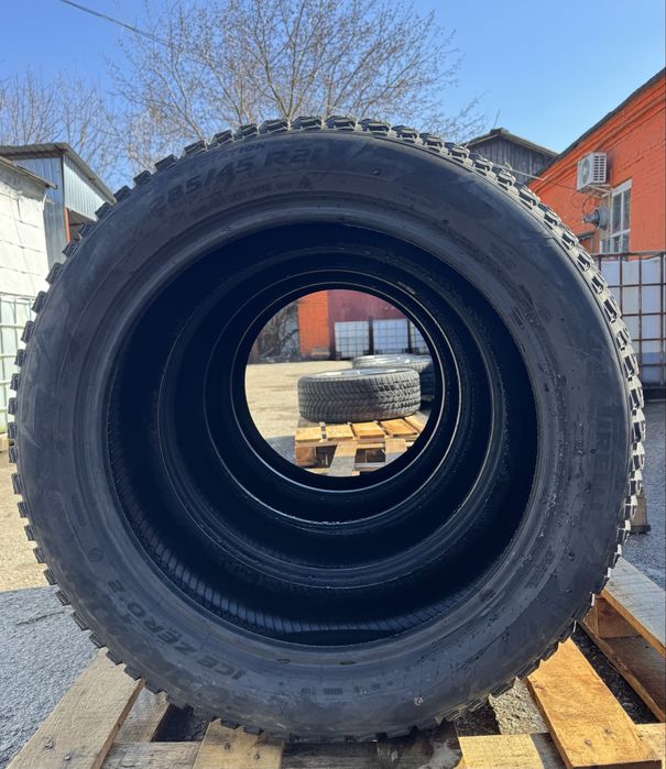 Як нові автошини Pirelli Scorpion Ice Zero 2 285/45 R21 113H XL (шип)