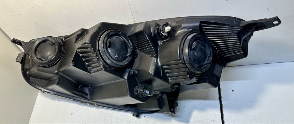 Фара правая Ford Escape MK4 USA 2020 2021 2020 LJ6B-13W029-AH