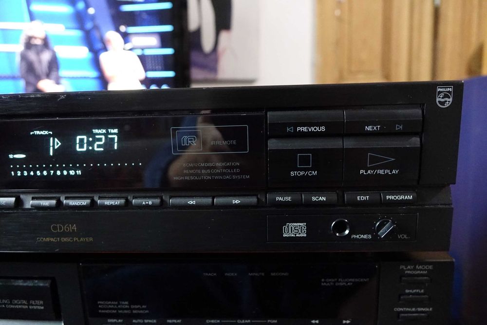 Odtwarzacz CD Philips CD 614, z pilotem, podwójny DAC TDA
