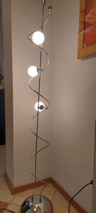 Elegancka Lampa stojąca