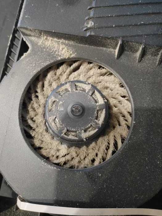 Заміна термопасти та чистка від пилу Playstation 4