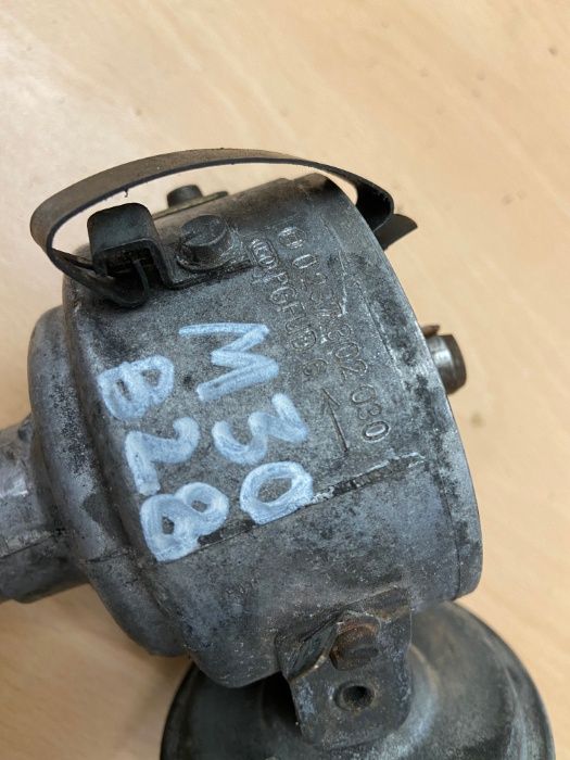 aparat zapłonowy 0.237.302.030 BMW E28 E23 M30B25 L-Jetronic 525i 725i