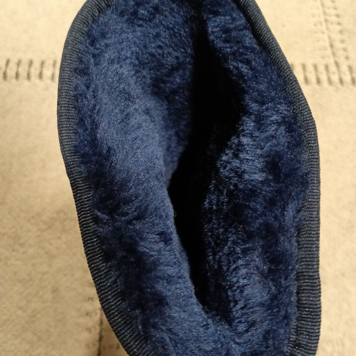 Продам уггі синього кольору р.39,40