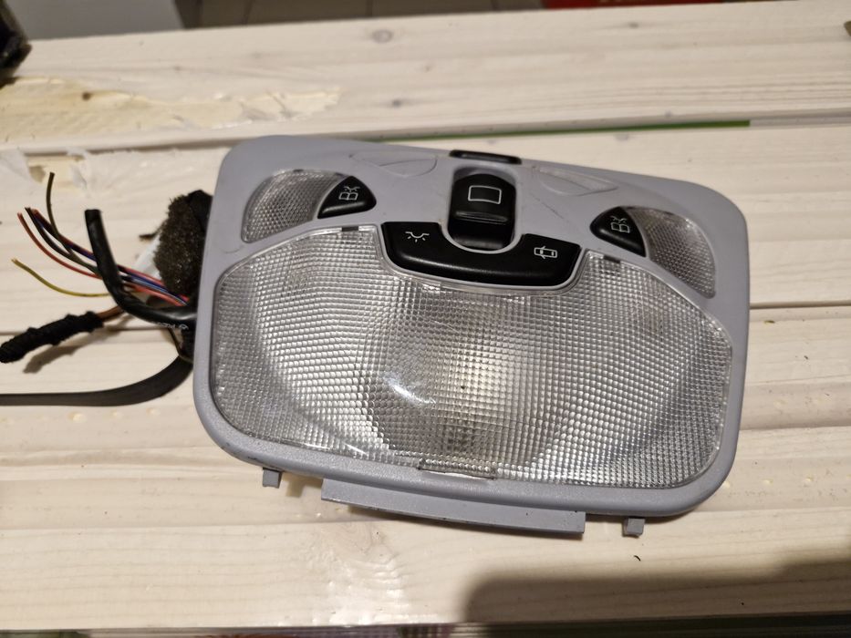 Oswietlenie kabiny lampka podsufitowki
