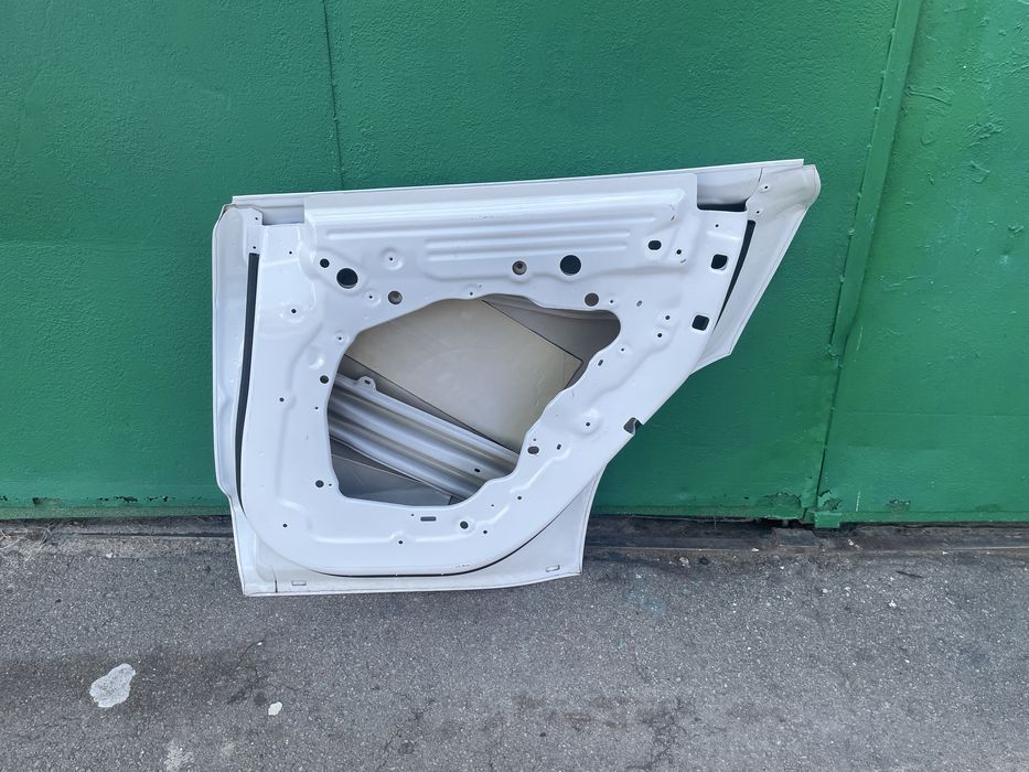 Двері праві тесла Y MY Tesla model y