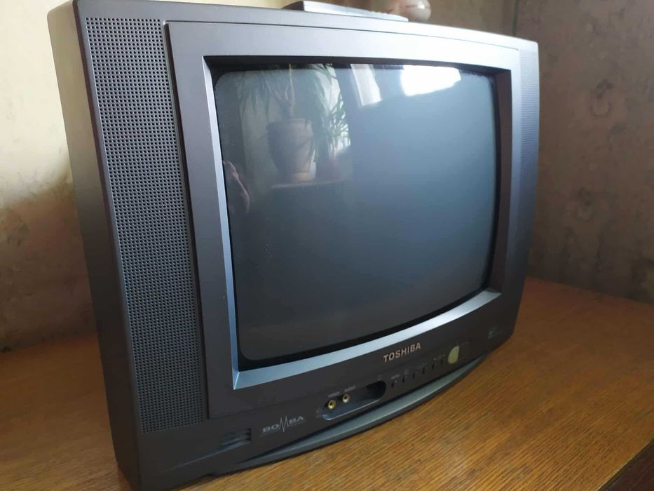 Телевізор б/у Toshiba Bomba з пультом