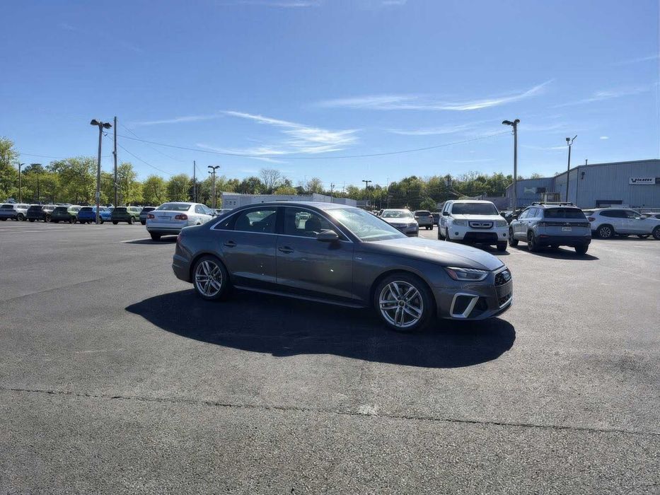 Audi A4      2024