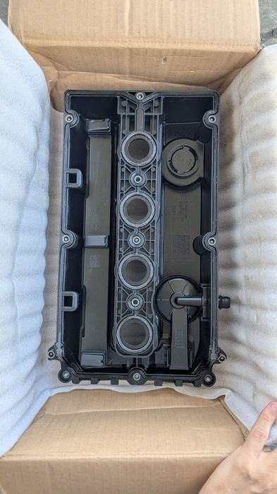 Клапанная крышка Opel Z16XER, Z18XER, Chevrolet ( оригинал GM )