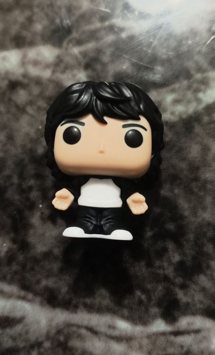 Майк kinder joy stranger things