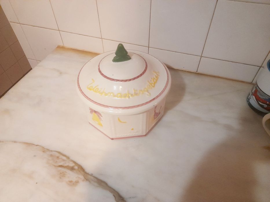 Pote em Porcelana Decorativo Vintage