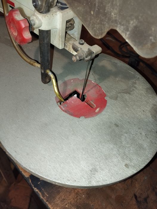 Лобзик настольный.