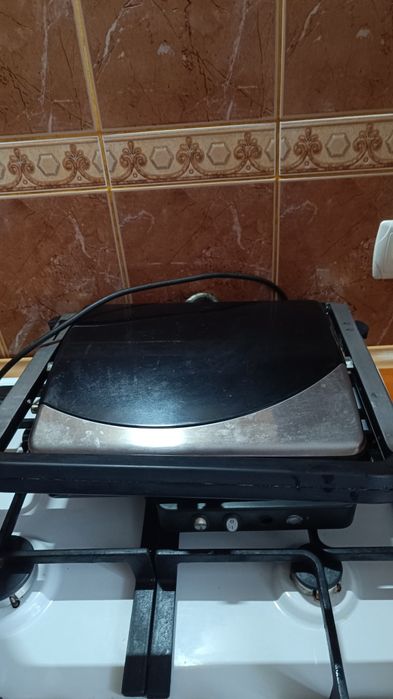 Гриль прижимний. Зручний та потужний у приготуванні.
