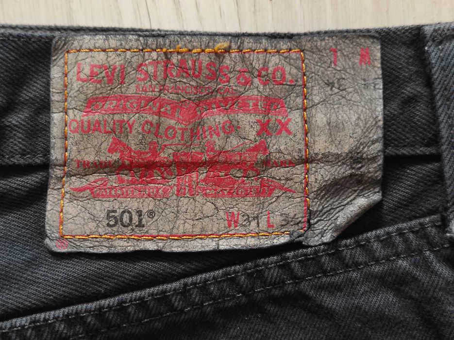 Чоловічі чорні шорти Levis W31