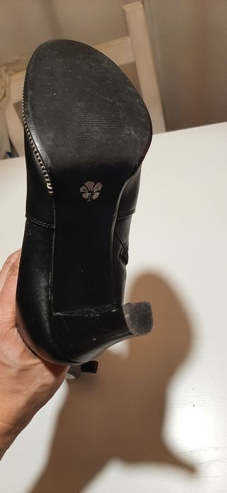 Buty kozaki damskie zimowe r.37 skóra