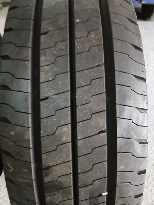Pneus Novos 215/75R16 C Continental