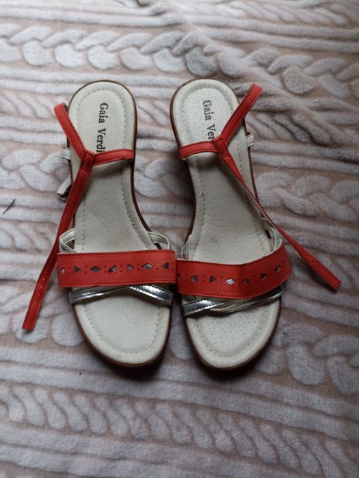 Buty      damskie