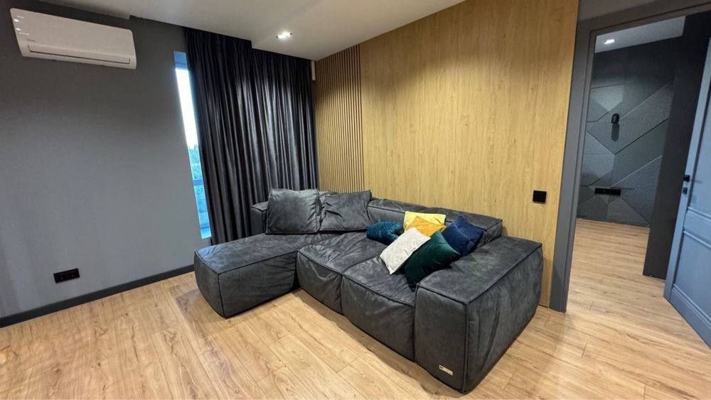У продажу ​елегантна 2к квартира з авторським дизайном у ЖК River Park