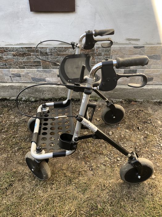 Ходунки для інвалідів