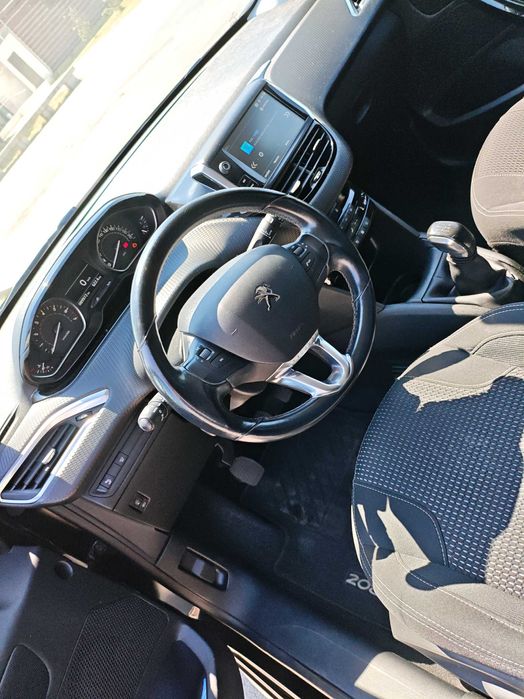 Peugeot 208 1.2   2018
