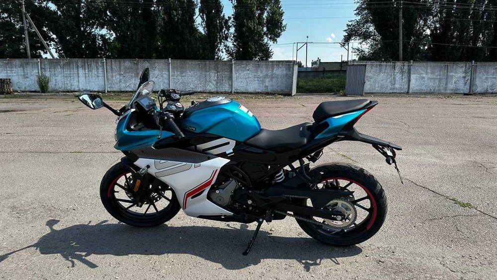 Мотоцикл CFMOTO 250SR LITE