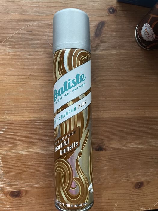 Dwa suche szampony Batiste