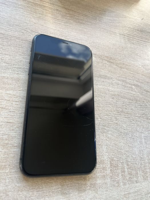 iPhone 11, czarny 64gb