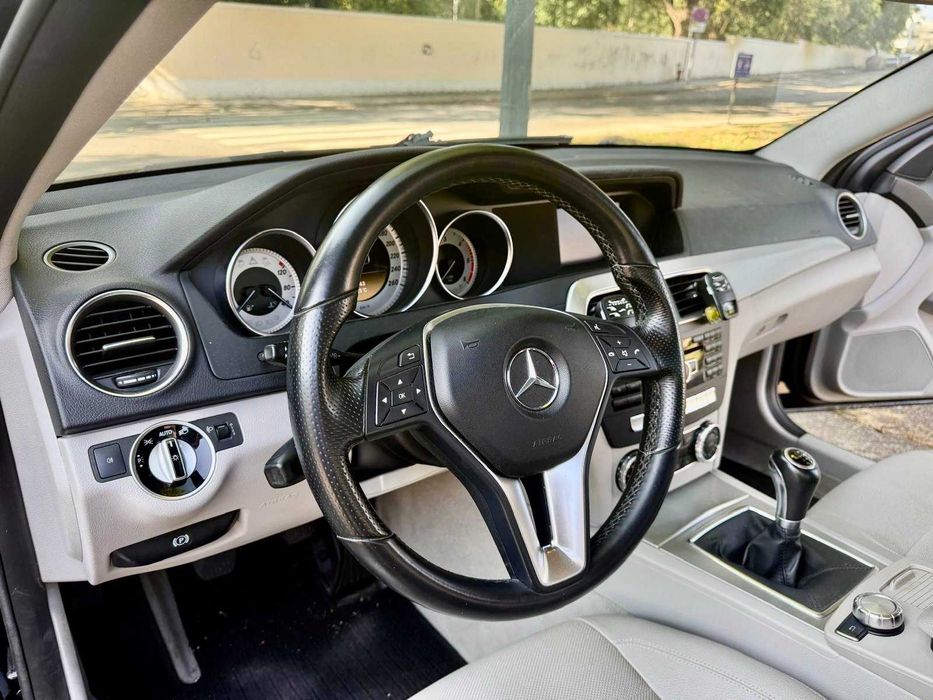 Mercedes C 220 CDI Coupé  (Geração C204) - 90 mil Km