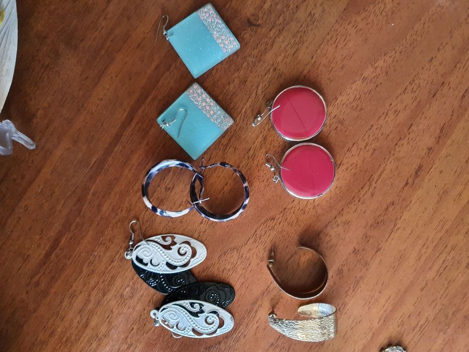 Біжутерія сережки.