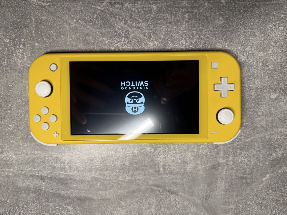 Nintendo Switch Lite 128gb K€F1R