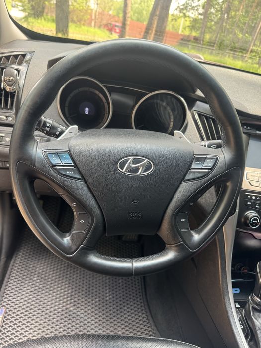 Hyundai Sonata 2014 • Газ/бензин • Максимальна комплектація
