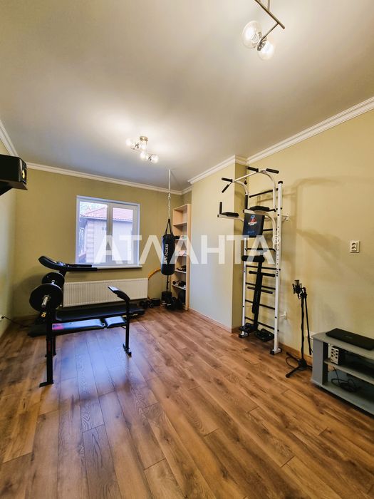 Дом с подвалом на участке 6 соток на  Фонтане