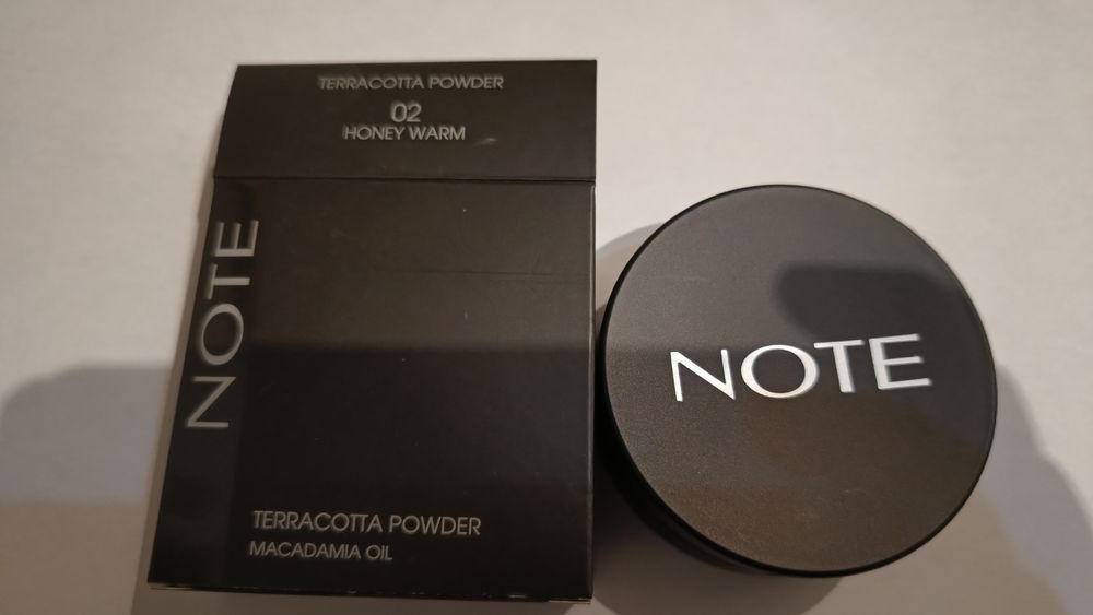 Note tereacota puder honey warm 02 z olejkiem macadamia
