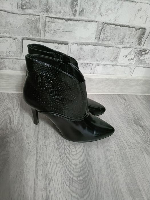 Czarne botki damskie