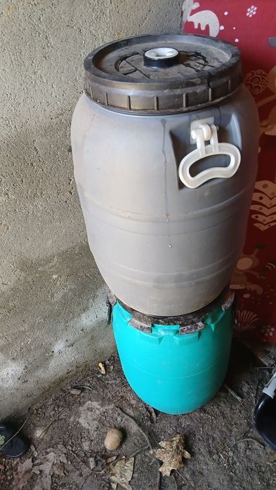 Barricas em pastico em bom estado