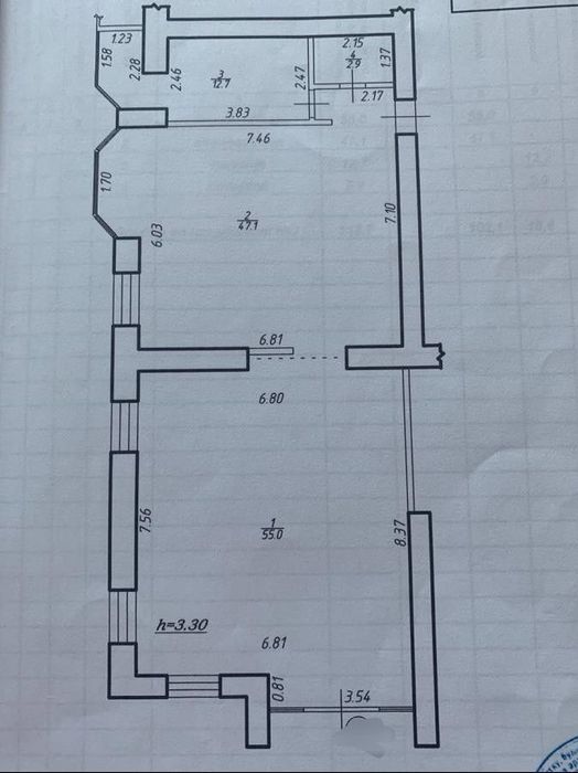 Приміщення в центрі  1  поверх  в прохідному місці