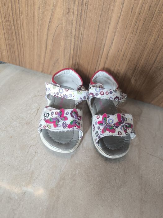 Sandałki 22 dla dziewczynki