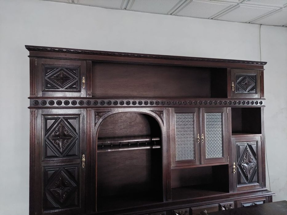 Móvel de sala em mogno