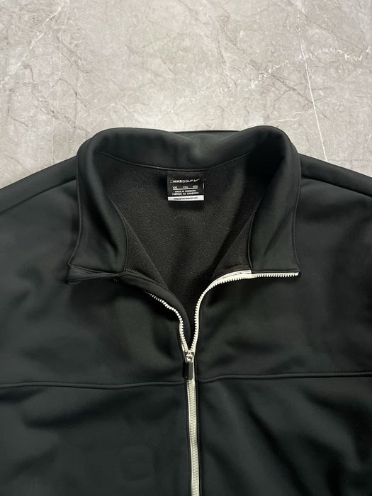 Куртка на флісі Nike.