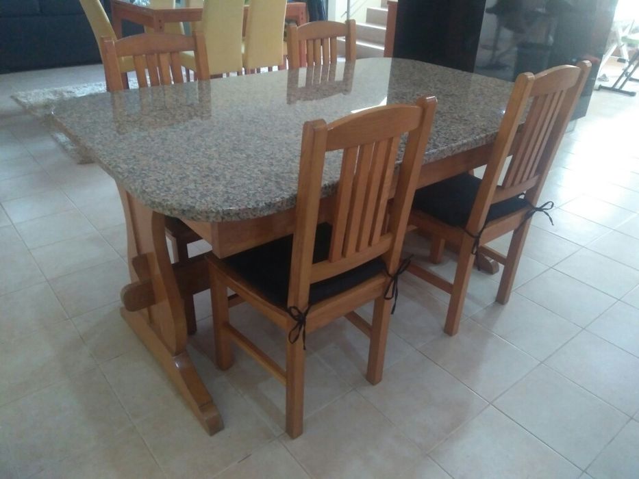 Mesa de Madeira de Carvalho com tampo em Granito