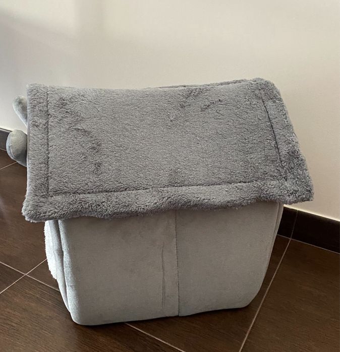 Casa/Cama para cão ou gato de raça pequena