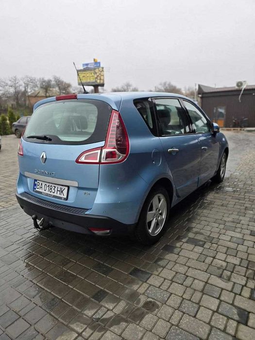 Продам автомобіль Renault Scenic.