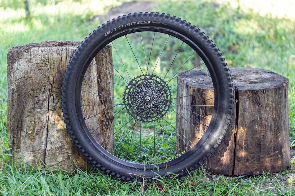 Покрышки 27.5 Schwalbe Magic Mary, Specialized Butcher