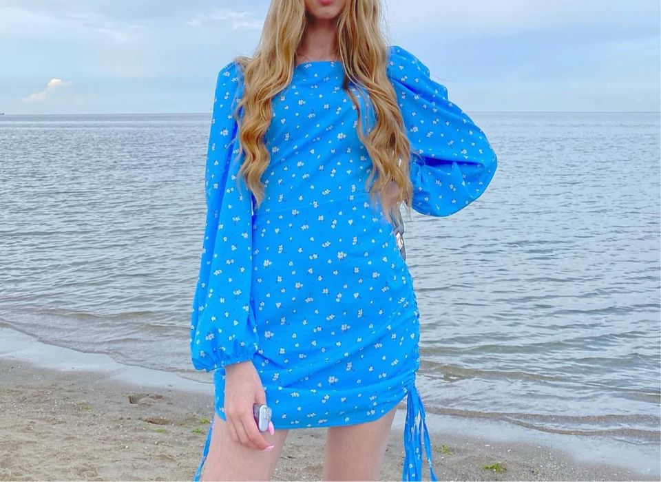 Платье с длинным рукавом