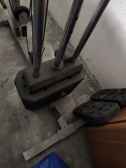 Máquina de musculação multifoçoes