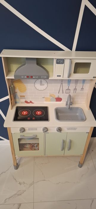 Zabawkowa kuchnia drewniana