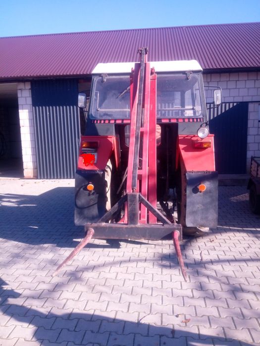 Ładowacz na tył ciągnika