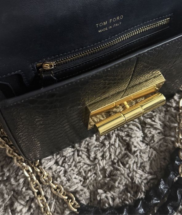 Сумка черная tom ford с тиснением  том форд