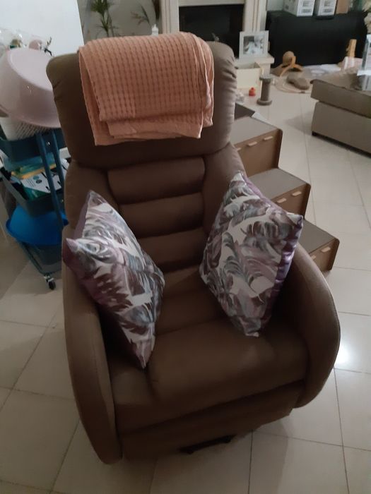 Poltrona com elevação de pernas