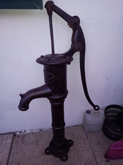 Artigos em ferro e madeira